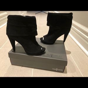 Vince Camuto Fetch bootie kidsuede keel 7.5
